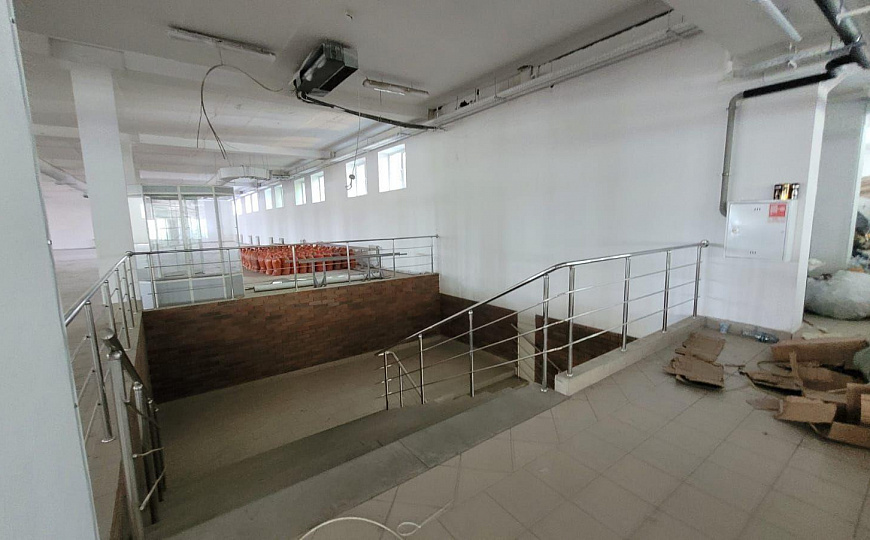 Сдам торговое помещение, 500 м² фото