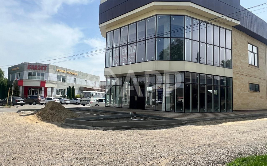 Продам торговое помещение, 560 м² фото