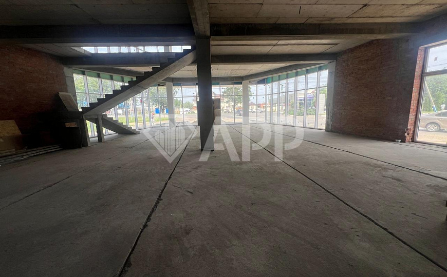 Продам торговое помещение, 560 м² фото