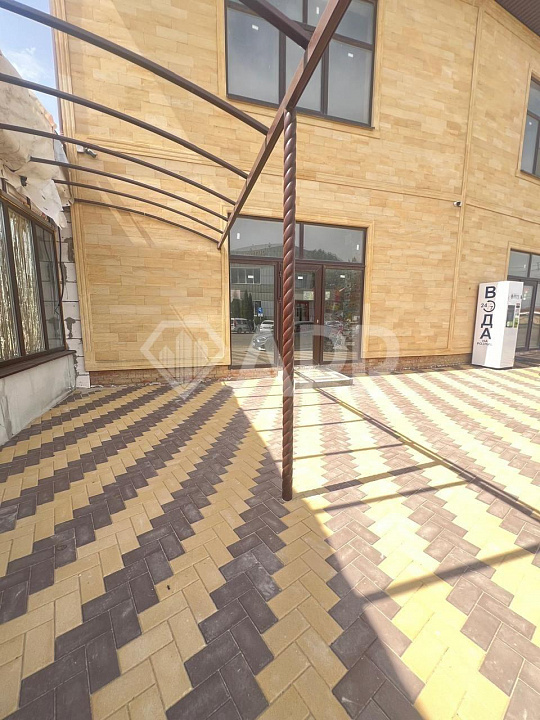 Продам торговое помещение, 560 м² фото