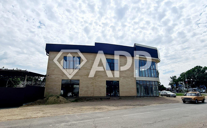 Продам торговое помещение, 560 м² фото