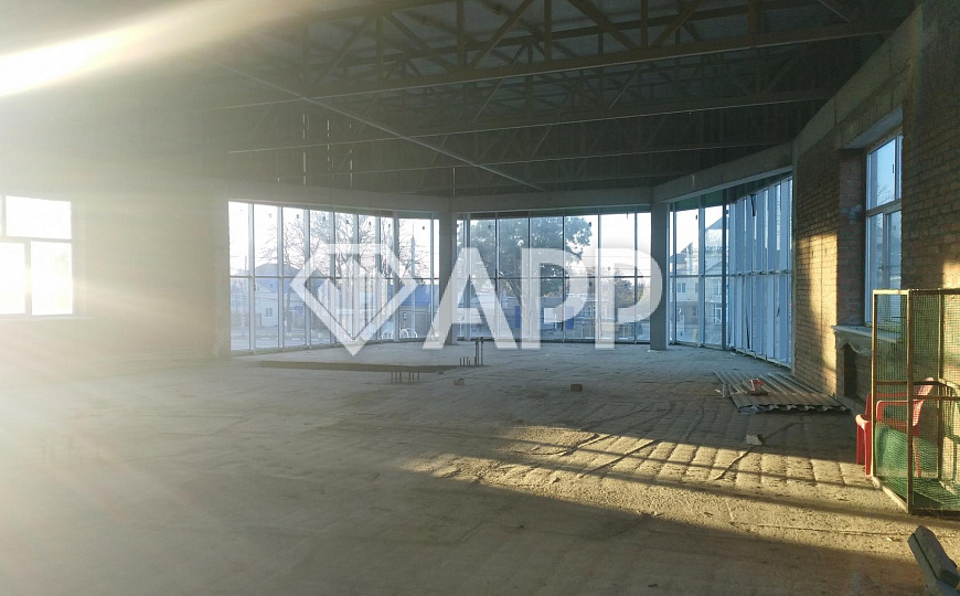 Продам торговое помещение, 560 м² фото