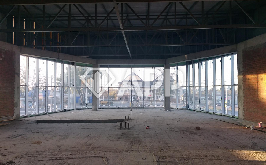 Продам торговое помещение, 560 м² фото