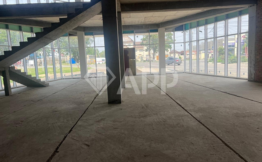 Продам торговое помещение, 560 м² фото