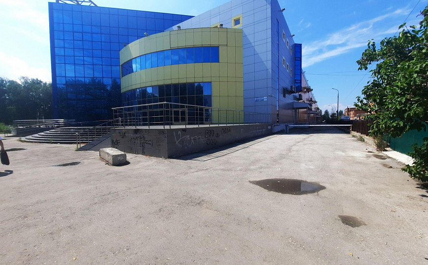 Сдам отдельно стоящее здание, 720 м² фото