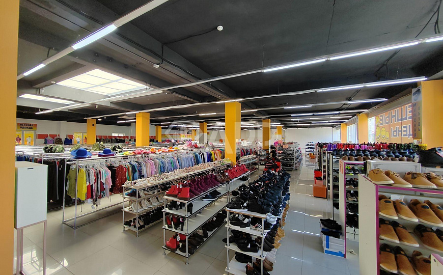 Сдам торговое помещение 715 м² фото