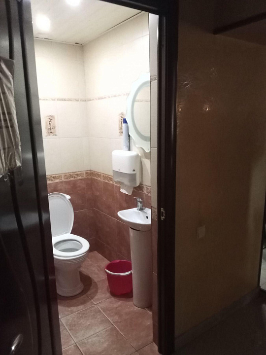 Помещение под кафе в крупном жилмассиве, трафик, 205 м² фото