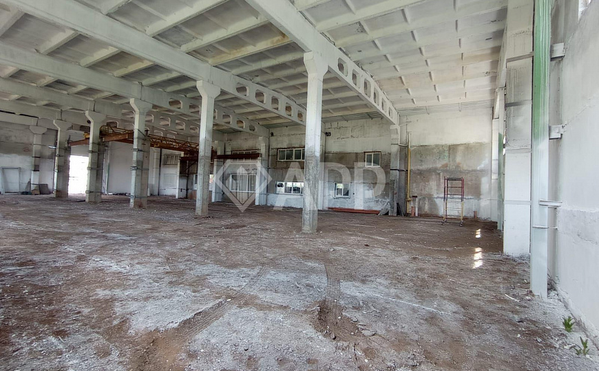 Продам производственное помещение, 1 400 м² фото