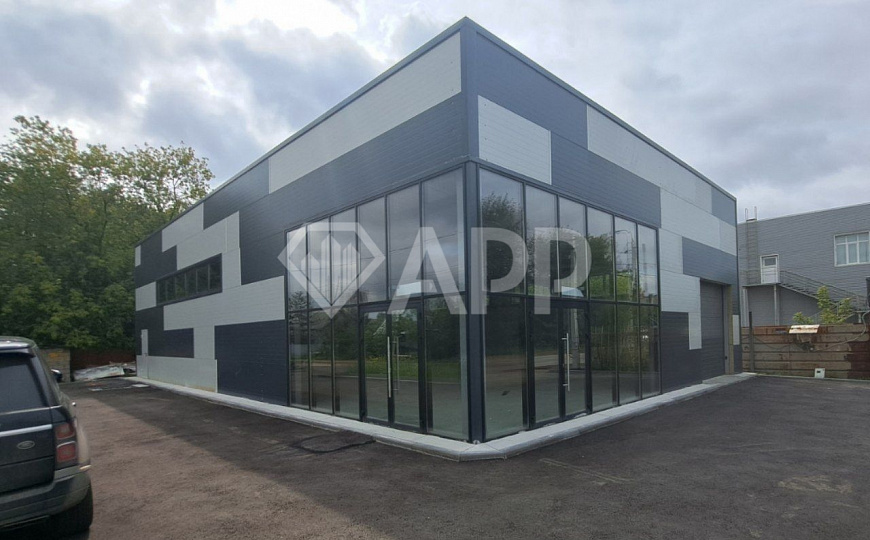 Помещение под магазин 270м², высокий трафик фото