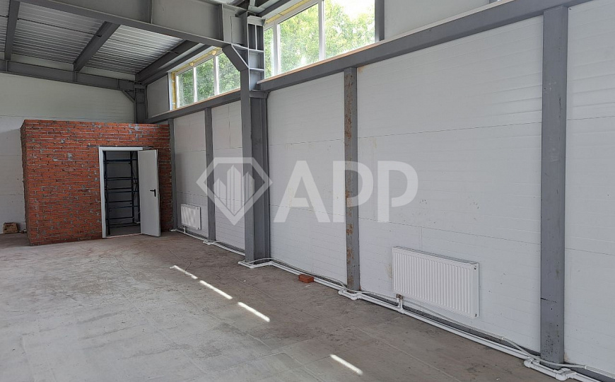 Помещение под магазин 270м², высокий трафик фото