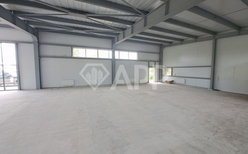 Помещение под магазин 270м², высокий трафик фото