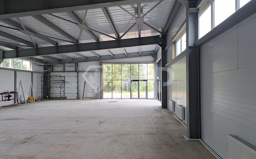 Помещение под магазин 270м², высокий трафик фото