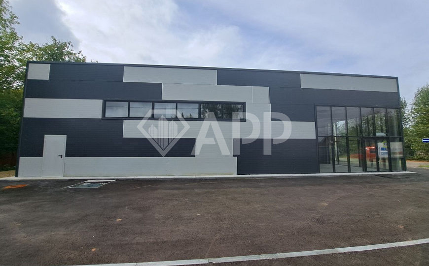 Помещение под магазин 270м², высокий трафик фото