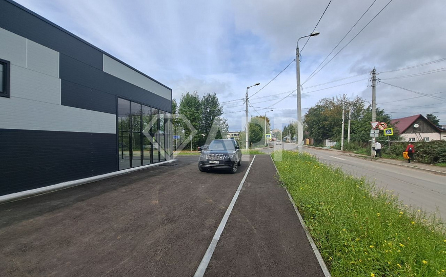 Помещение под магазин 270м², высокий трафик фото