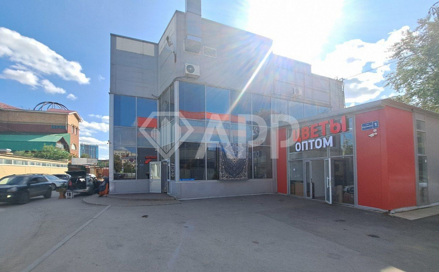 Сдам два этажа торгового центра, 921,8 м²/по частям фото