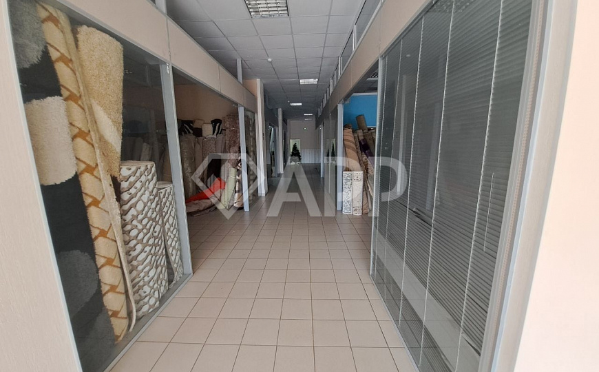 Сдам два этажа торгового центра, 921,8 м²/по частям фото