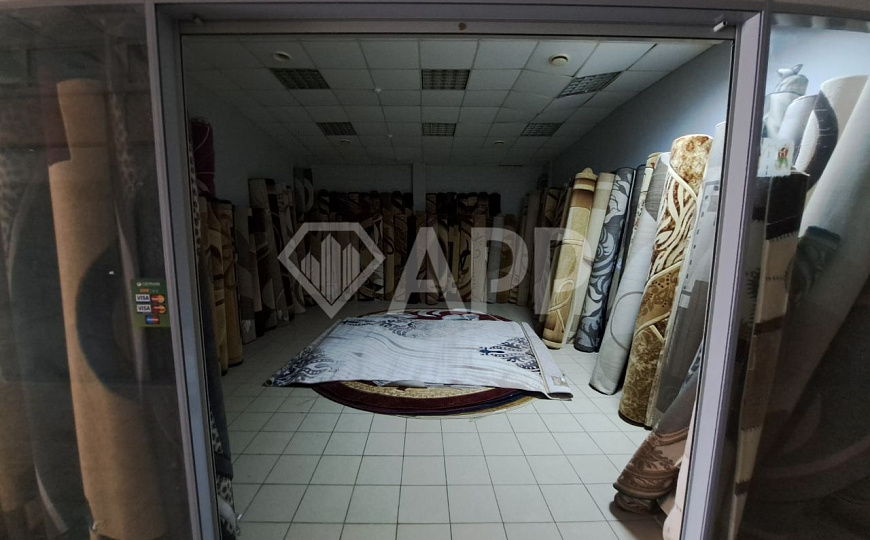 Сдам два этажа торгового центра, 921,8 м²/по частям фото