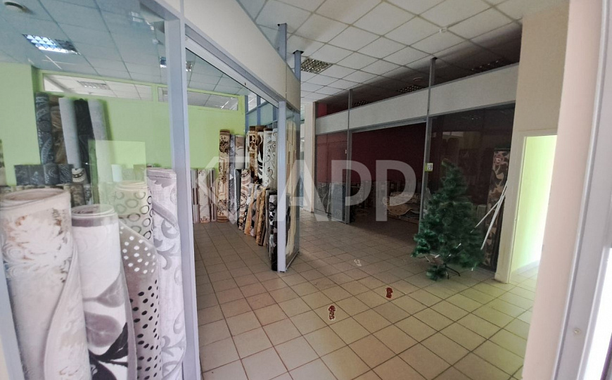 Сдам два этажа торгового центра, 921,8 м²/по частям фото