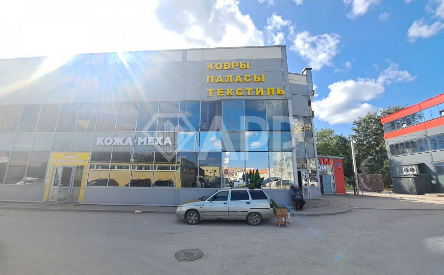 Сдам два этажа торгового центра, 921,8 м²/по частям фото