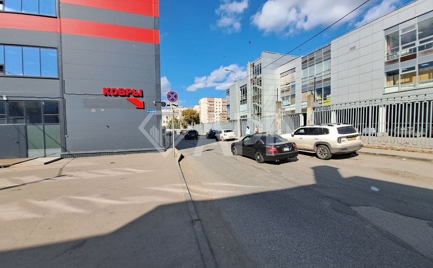 Сдам два этажа торгового центра, 921,8 м²/по частям фото