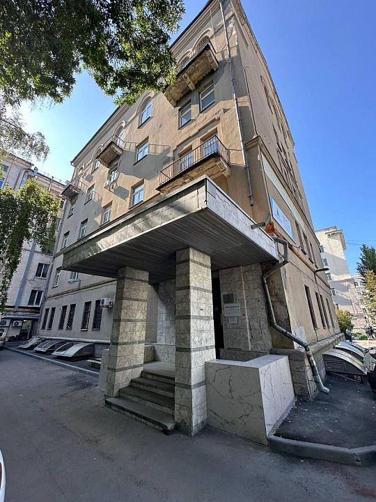 Продажа 5-ти этажного здания в центре города фото