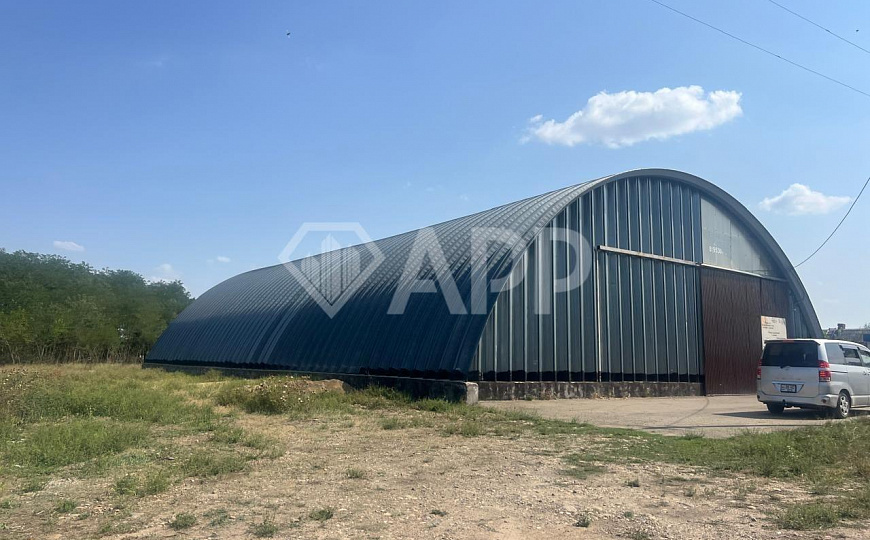 Продам производственно-складское помещение, 620 м² и земельный участок 25 соток. фото