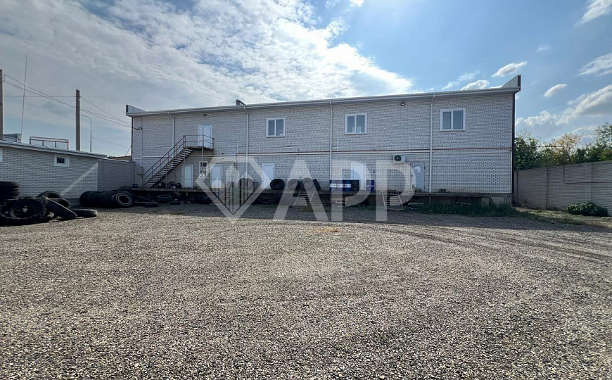 Сдам помещение свободного назначения, 50 м² на первом и около 200 м² на втором этаже.   фото