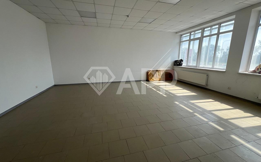 Сдам помещение свободного назначения, 50 м² на первом и около 200 м² на втором этаже.   фото