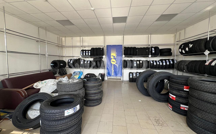 Сдам помещение свободного назначения, 50 м² на первом и около 200 м² на втором этаже.   фото