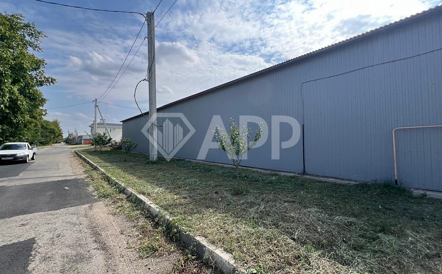 Сдам помещение свободного назначения, 50 м² на первом и около 200 м² на втором этаже.   фото