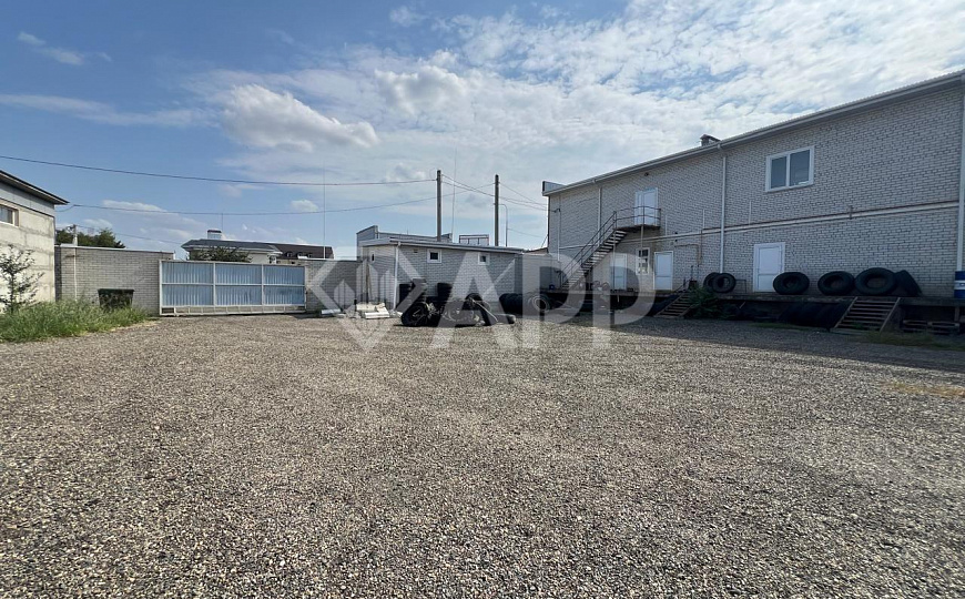 Сдам помещение свободного назначения, 50 м² на первом и около 200 м² на втором этаже.   фото