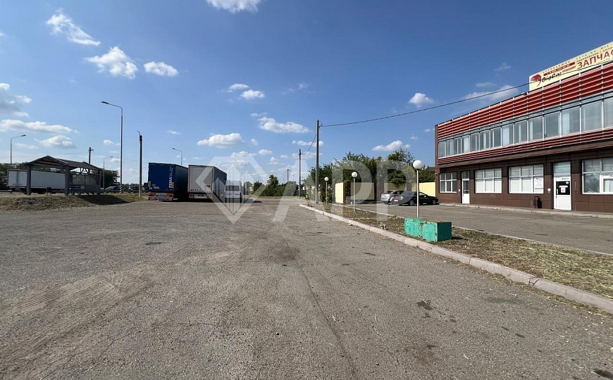 Сдам помещение свободного назначения, 50 м² на первом и около 200 м² на втором этаже.   фото