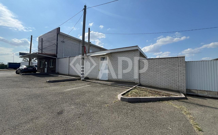 Сдам помещение свободного назначения, 50 м² на первом и около 200 м² на втором этаже.   фото