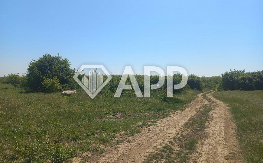 Продаю земельный участок, 4,5 гектар фото