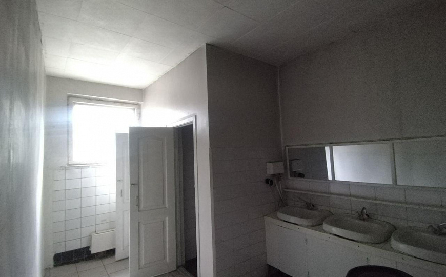 Продаётся дом 705м2 с участком 9 соток фото