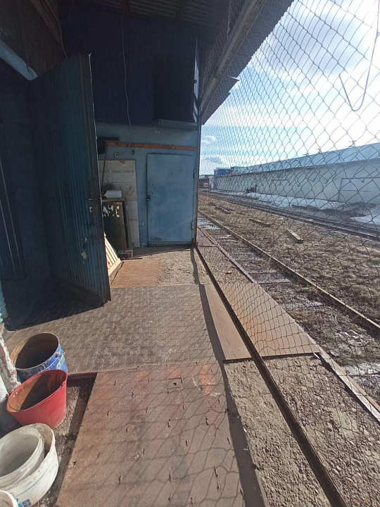 Сдаются складские помещения с ж/д веткой 600 м² фото