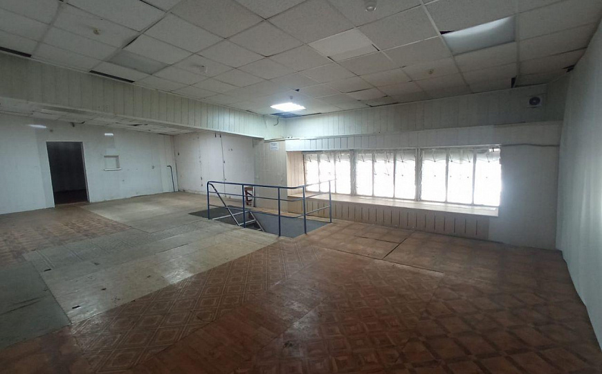 Сдаются складские помещения с ж/д веткой 600 м² фото