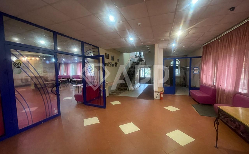 Помещение свободного назначения 250 м² фото