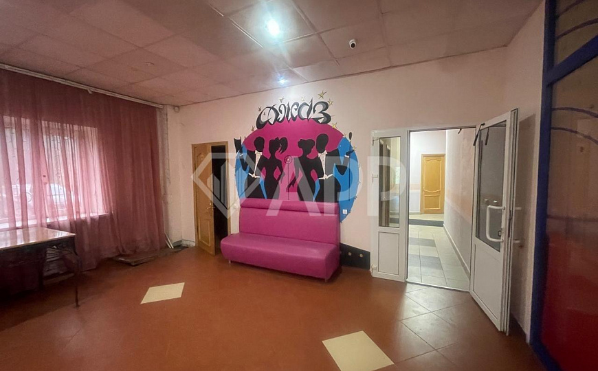 Помещение свободного назначения 250 м² фото
