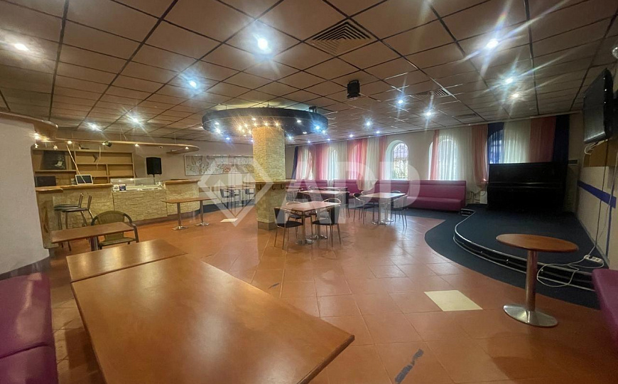 Помещение свободного назначения 250 м² фото