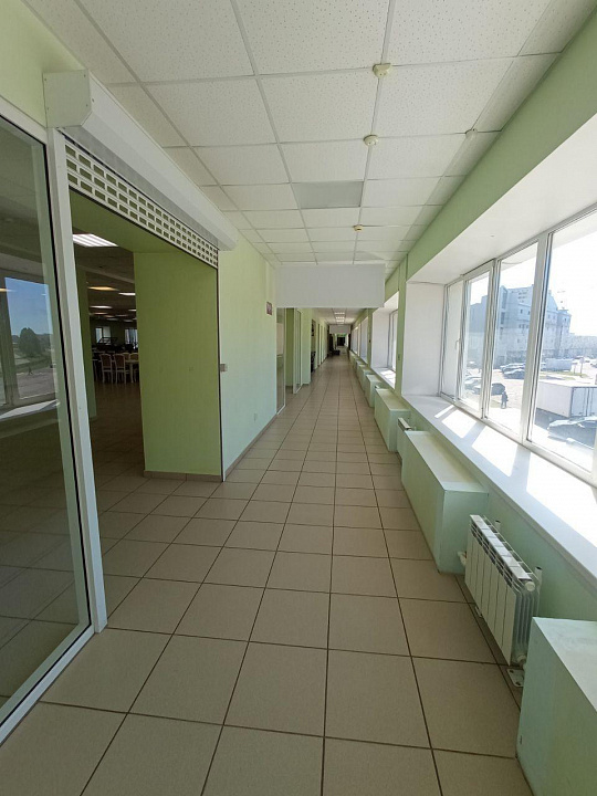 Торговая площадь под мебель 300 м² фото