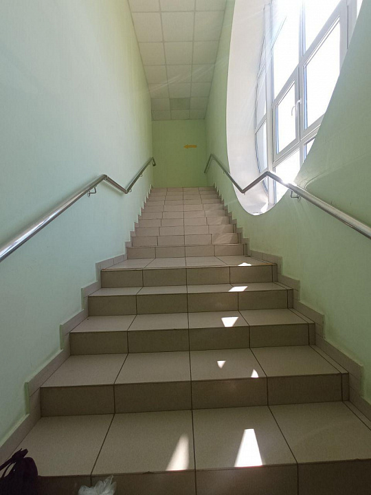 Торговая площадь под мебель 300 м² фото