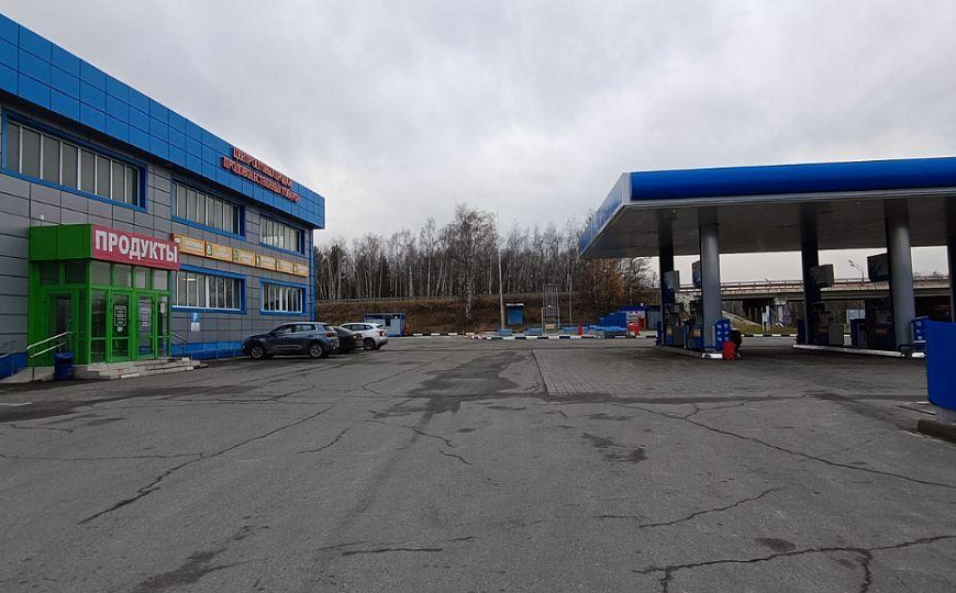 Аренда 1000м² на высоком автомобильном трафике фото