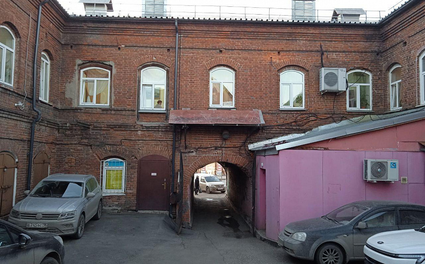 Отдельно стоящее здание на Горького фото