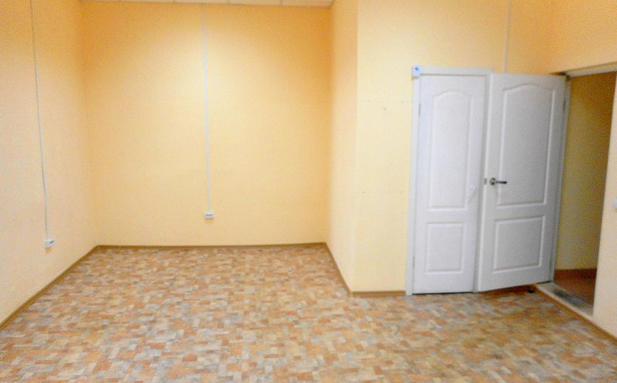Продам торговое помещение, 76 м²  фото