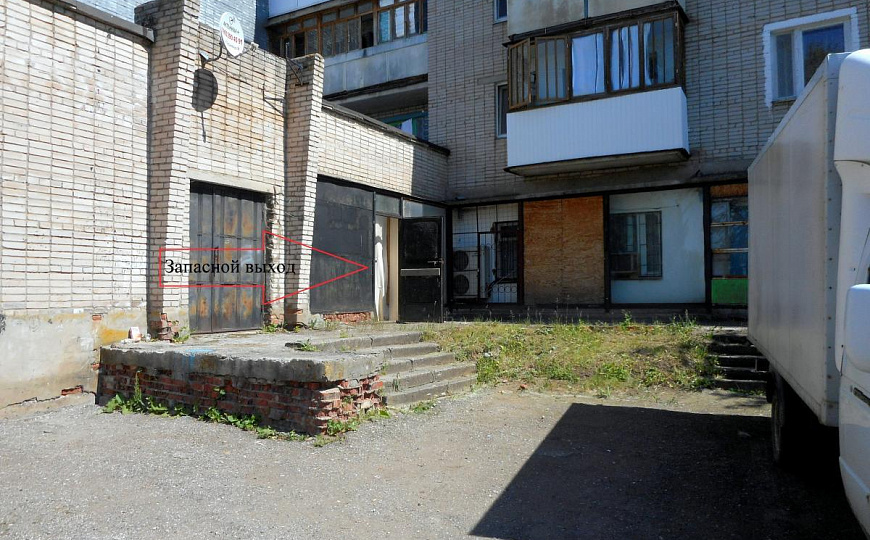 Продам торговое помещение, 76 м²  фото