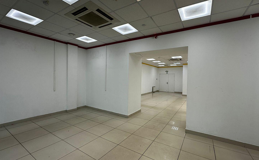 Продаётся помещение свободного назначения на 1 линии фото