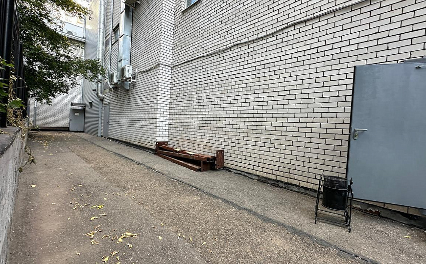 Продаётся помещение свободного назначения на 1 линии фото