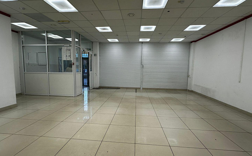 Продаётся помещение свободного назначения на 1 линии фото