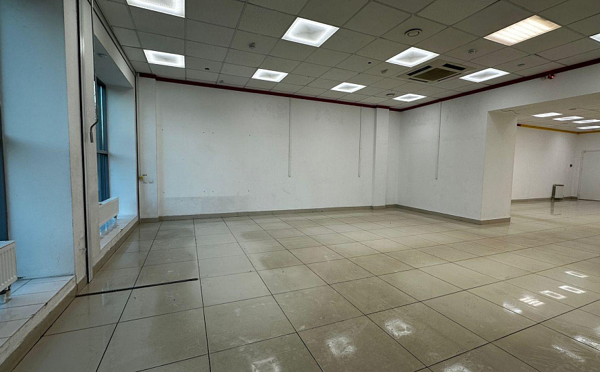 Продаётся помещение свободного назначения на 1 линии фото